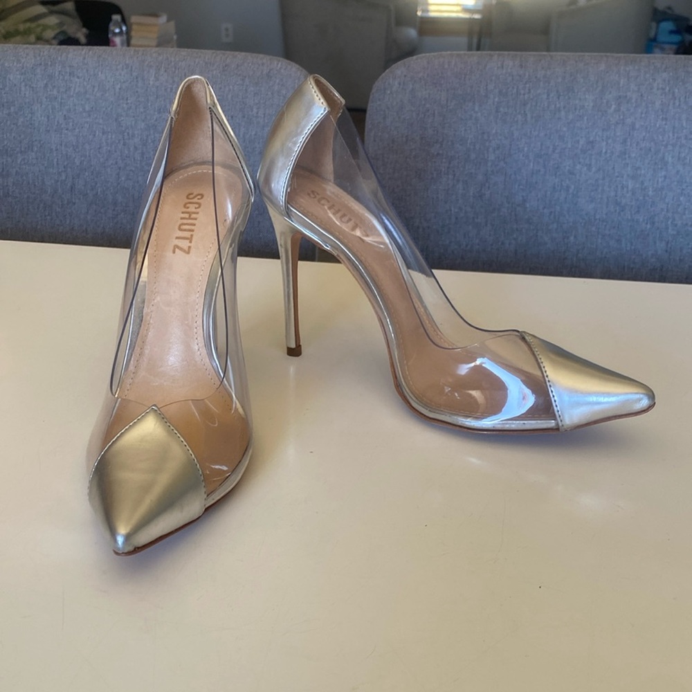 Schutz Cendi Pump in Vinyl and Silver (Size 7.5)